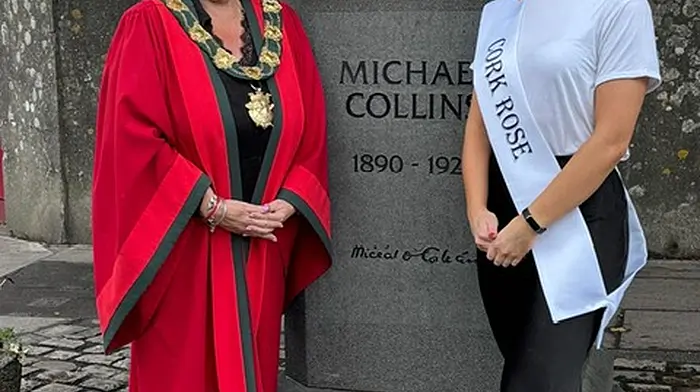 Mayor of Clonakilty, Eileen Sheppard,  took time out of her busy schedule to welcome the Cork Rose of Tralee, Shauna O’Sullivan, during her visit to Clonakilty.