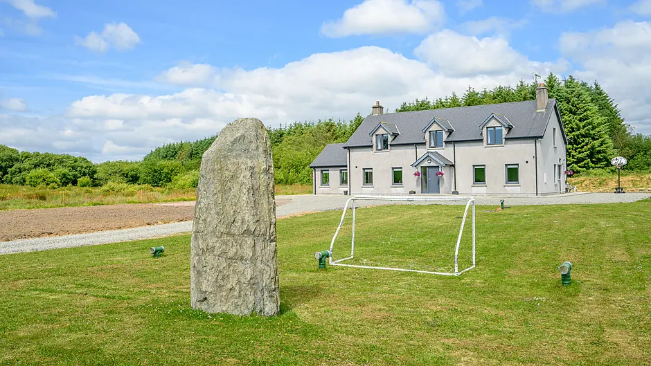 HOUSE OF THE WEEK: Bright four-bed home near Enniskeane is asking €645,000 Image