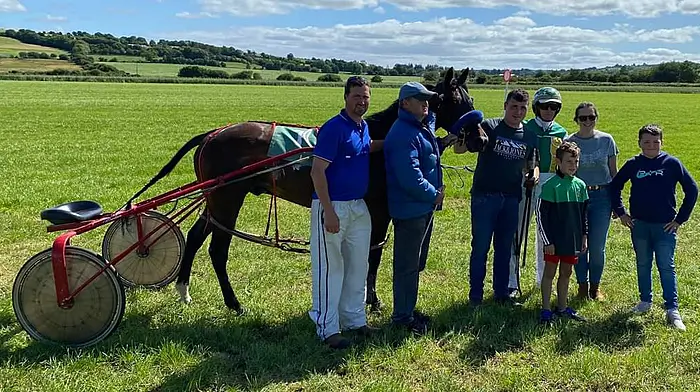Christy Brown celebrated another win at the pace grade F&E at Manch harness races last Sunday with Niall Forbes, Liam O’Brien (owner), Conor Hurley (trainer), Michael O’Mahony (driver), Jayden O’Callaghan, Kayleigh Evans and Rian Hayes.