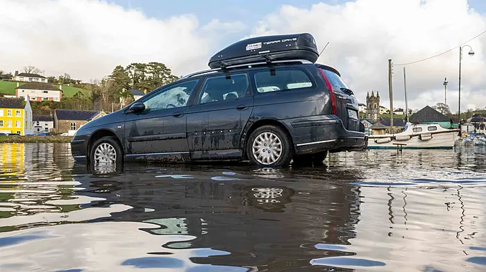 Flooding in Bantry as high tide advisory in place Image