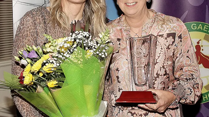 Special guest Juliet Murphy presents the West Cork Ladies Club Volunteer of the Year to Mary Cremin, Valley Rovers Ladies Football club.
(Photo: Paddy Feen)