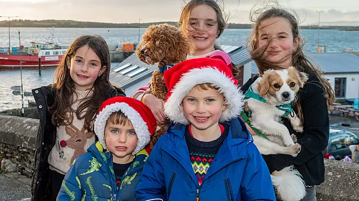 Santa made an appearance in Baltimore today, to coincide with the Christmas lights turn on. Enjoying the event were: Ally & Rian Hodnett, Skibbereen; Ellen Collins from Baltimore with 'Teddy'; Olan Hodnett, Skibbereen and Meabh Collins, Baltimore with 'Seami'.  (Photo: Andy GIbson)