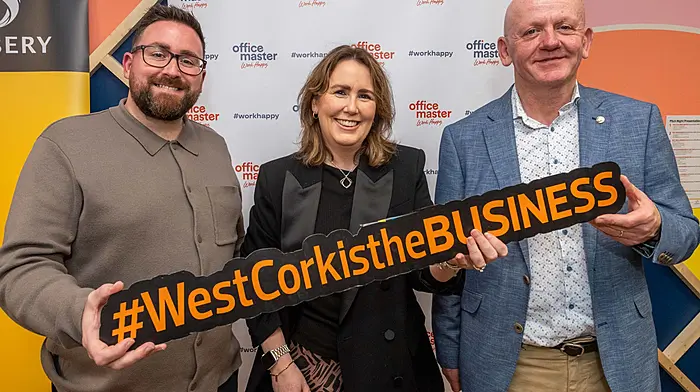 Mike Conway, Jacqui Kielthy and David Cooke of the pitch night sponsor OfficeMaster. James Casey, Ciara McManamon and Ciara O'Shea of Casey's Bar and Restaurant. (Photo: Andy Gibson)