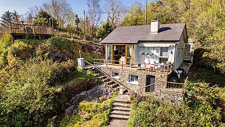 HOUSE OF THE WEEK: Stunning Garinish views in cosy retreat for €225,000 Image