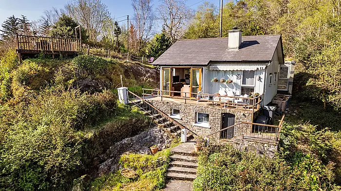 HOUSE OF THE WEEK: Stunning Garinish views in cosy retreat for €225,000 Image