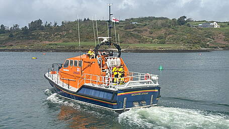 Baltimore RNLI launched to search for missing fishing vessel Image