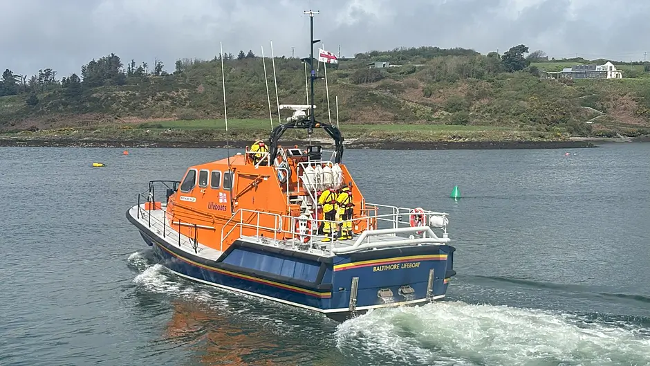 Baltimore RNLI launched to search for missing fishing vessel Image