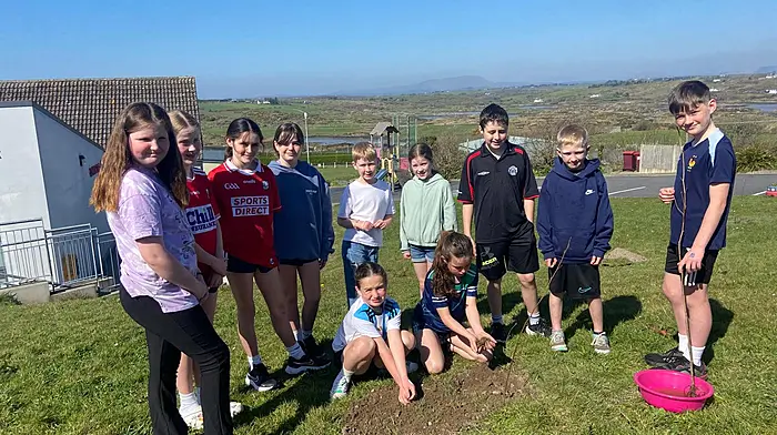 The Rath NS Green Schools committee including (L-R) Roisín McDermott, Rathnaid Whooley, Rebecca McSweeney, Emma Cottrell, Darragh Fitzgerald, Myah Musgrave, William O’ Neill, Luka Pitton Brady, Cathal Ronan, Méabh Collins and Éirinn O’ Driscoll planted five ash trees provided by Cork County Council as part of National Tree week.