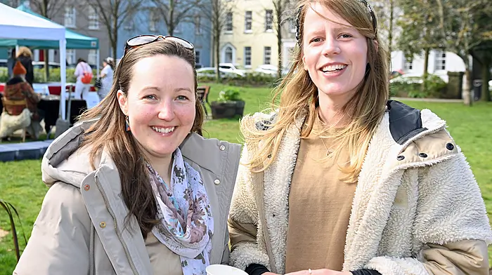 Shelley Kingston (left) from Lisselan and Sharon Kingston from Ballinascarthy met up in Kennedy Park for a chat.   (Photo: Martin Walsh)
