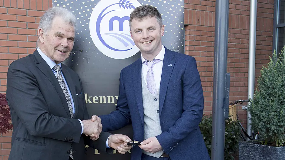 Daniel flies the Macra ‘Mr Personality’ flag! Image