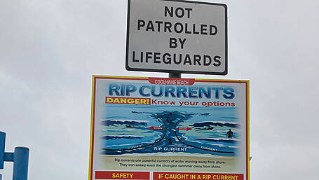 Swim ban at dangerous Coolmain beach Image