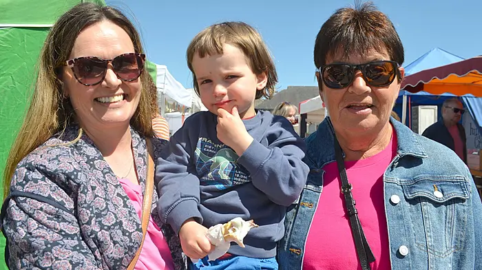 Eileen and Sinead Leonard with Jack Ryan from Baltimore at the Skibbereen Farmers Market last Saturday afternoon. Photo; Anne Minihane.