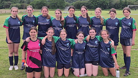 Clon, Dunmanway and Lyre set fast pace Image