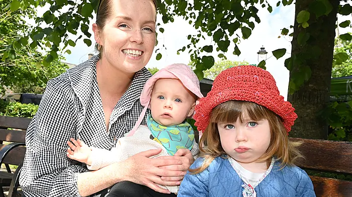 Michelle Losty enjoying the sunshine in Kennedy Gardens, Clonakilty with her daughters Cindy and Wendy O'Mahony.  (Photo: Martin Walsh)