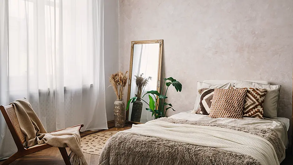 INTERIORS: Window dressing using light fabrics Image