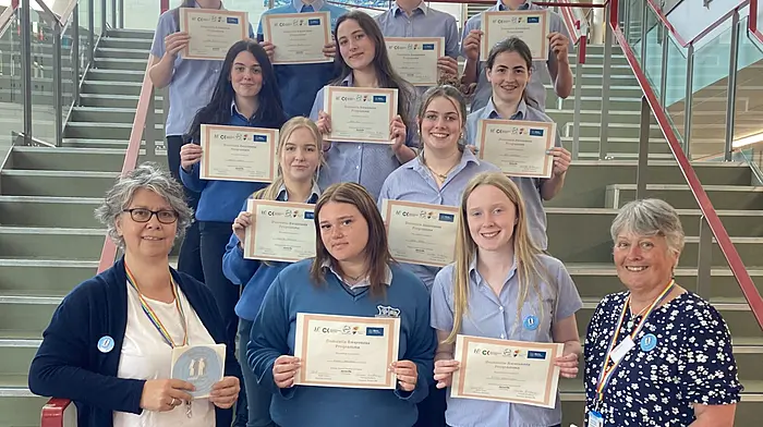 Transition Year students at Coláiste Pobail Bheanntraí, with course tutors Sarah Cairns and Vanessa Bradbury, after completing their Dementia Awareness Training. Twenty Five TY students have now completed the training as part of the steps to make Bantry a Dementia Inclusive community. Similar training, designed to help participants better understand and communicate with people living with dementia, will be available in the autumn to community groups, businesses and members of the public. Front: Nicol Lenczuk and Riona Harrington. Second row: Valerija Buseveca and Leah Barry. Third row: Maggie Cronin, Mary Fox and Amy Coughlan. Back: Ella Foley, Darragh Dullea, Darragh O’Shea and Fionn Goggin.
