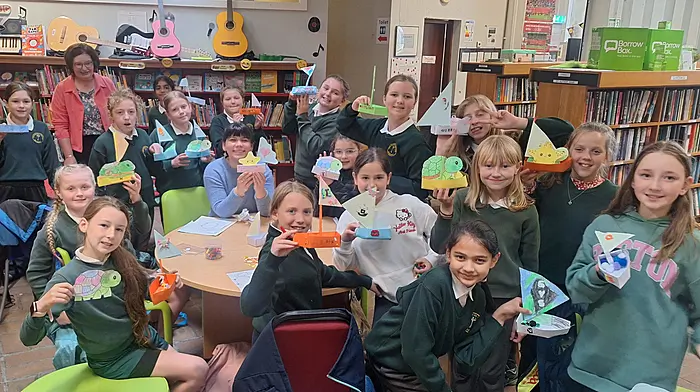 Pupils from Scoil Mhuire agus Bharra making crafts for Bantry Library's new Summer Stars display. Summer Stars is the public library national summer reading programme which runs through to the end of August. All children of any age are invited to participate in this fun adventure through their local library.