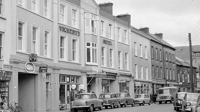 Vickery's Hotel and New Street, 1965.   (Photo: Ian Vickery)
