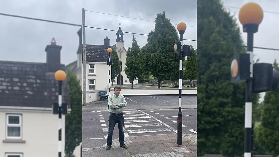 Just two flashing lights: concerns flagged on Ballyvourney crossing Image