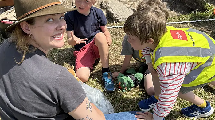 Katie Boyle, Archaeology PHD student from university of Maryland USA, with Rath National School pupils Luan O’Donnell and Arlo Burch, getting lots of information about archaeology during their recent visit to an archaeological dig in Baltimore.