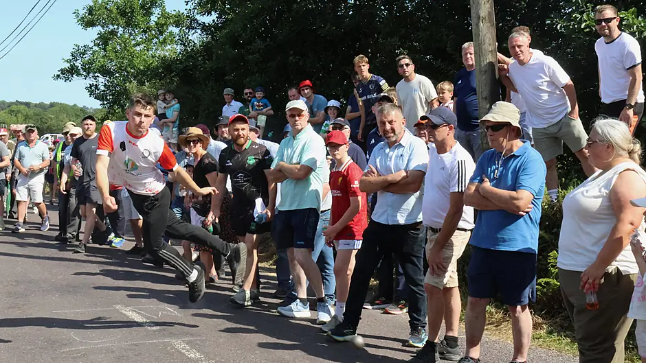ROAD BOWLING: Brian O’Driscoll and Tommy Coppinger lead Cork charge at All-Ireland series in Castletown Image