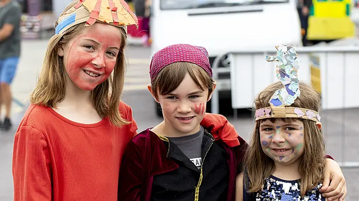 Joey Sweeney, Emily Quinlan and Órla Quinlan in their fancy dress competition outfits in Schull.(Photos: Andrew Harris)