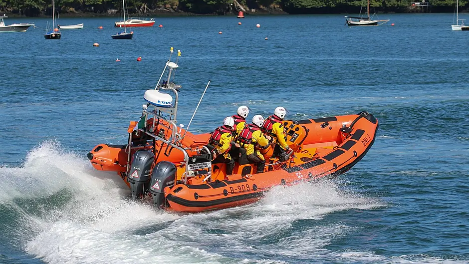 Kinsale RNLI comes to the aid of two stranded walkers Image