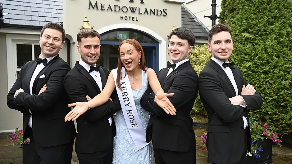 Everything coming up roses: four escorts from West Cork Image