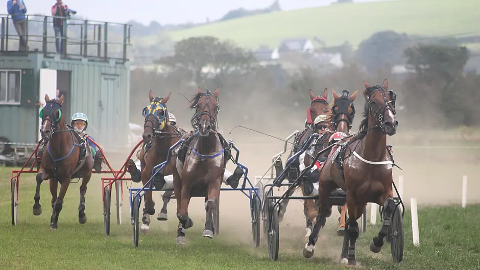 James Hurley enjoys double success at Lyre Image