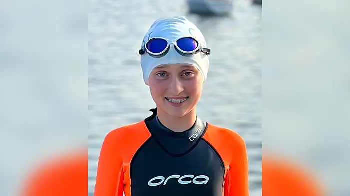 Amelia’s gadding about raises €2,000 for Bantry search and rescue service Image