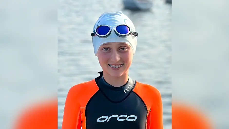 Amelia’s gadding about raises €2,000 for Bantry search and rescue service Image
