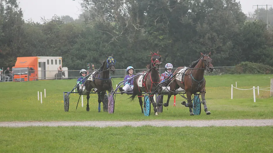 Eoin Murphy treble lights up Dunmanway meeting Image