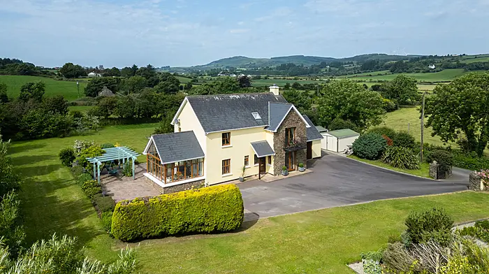 HOUSE OF THE WEEK: Book End, Reenascreena Image