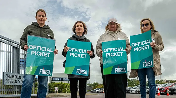 Principals in support of striking staff at schools Image