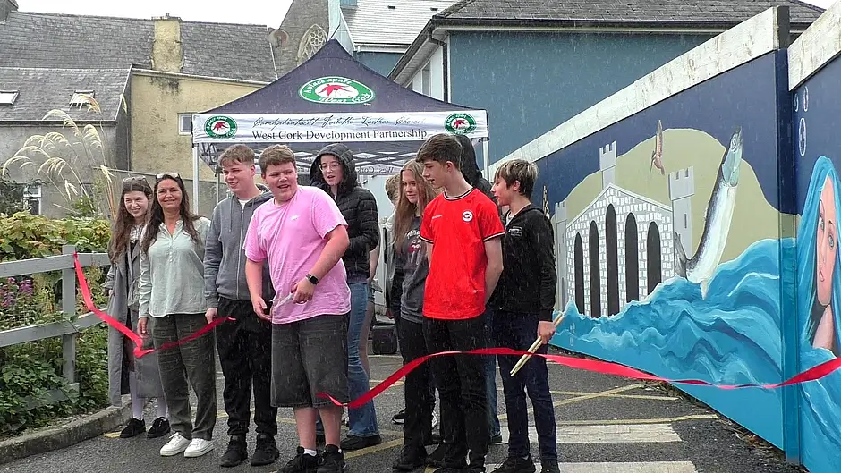 Youth group creatives unveil mural in Bandon Image