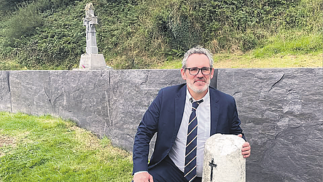 Great grandson of Collins scout visits scene of his death for the first time Image