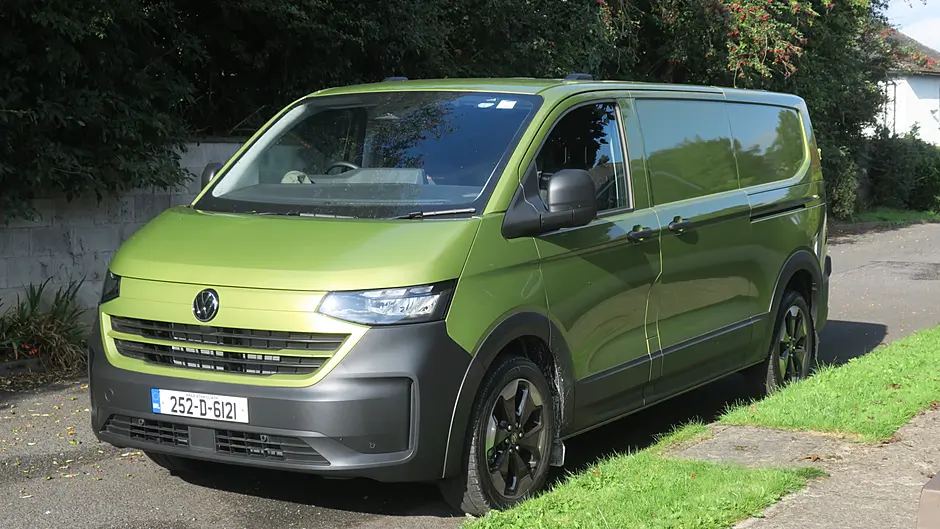 CAR OF THE WEEK: Ford and Volkswagen medium vans are twins Image