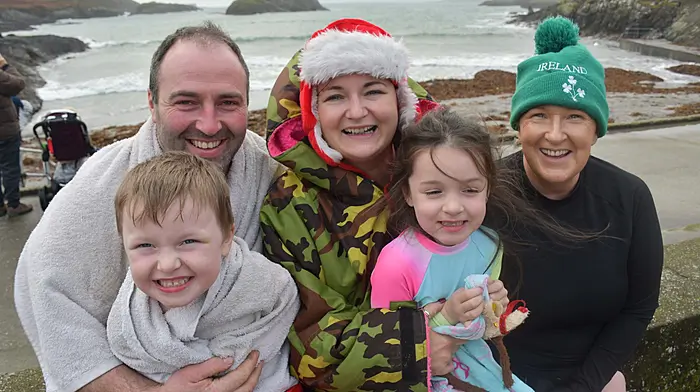 Aidan, Nadia, Aaron and Grace Collins, Skibbereen with Liza O'Driscoll, Castletownshend at the Christmas Day Swim at Tragumna.  (Photo: Anne Minihane)
