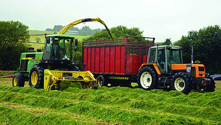 FARM CLASSICS: Renault’s models earned renown for pulling power and longevity Image