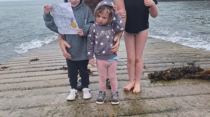 Oscar Daly from Bere Island completed 12 Dips in December and raised €4,060 in aid of Pieta House.  Oscar with his children, Quinlan, Lily and Isla.