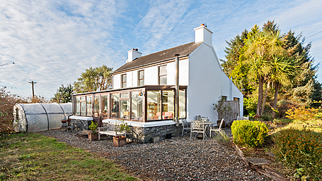 HOUSE OF THE WEEK: Cosy traditional cottage for €295,000 in West Cork Image
