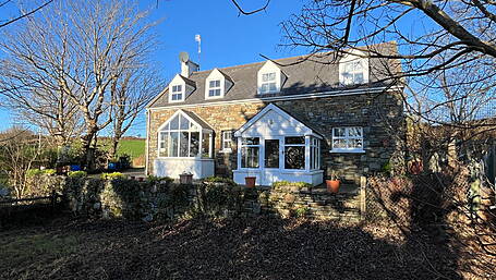 HOUSE OF THE WEEK: Three-bed overlooking Long Island channel  for €795k Image