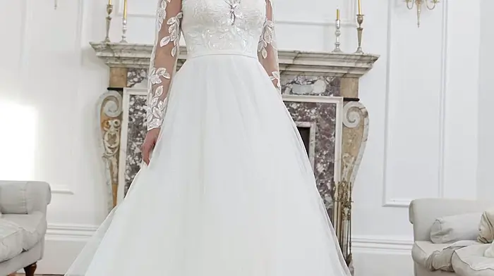Romantica leigh front