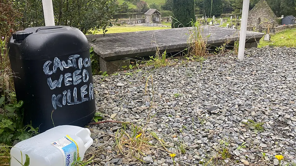 Concerns over use of weed killer in Skibb and Clon green spaces Image