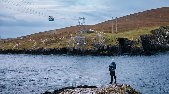 REPRO FREE***PRESS RELEASE NO REPRODUCTION FEE*** EDITORIAL USE ONLYRed Bull Dursey Island Cable Car Dive 15/10/2025Red Bull Cliff Diver Orlando Duque jumps from the Dursey Island Cable Car in West Cork. The Columbian diver completed a world-first cable car dive, plunging 24 metres in to the Atlantic Ocean below. Located on the Beara Peninsula and suspended between the mainland and Dursey Island, the cable car is the only one in Europe which crosses open sea water.Mandatory Credit ©INPHO/Red Bull Content Pool/Szymon Lazewski
