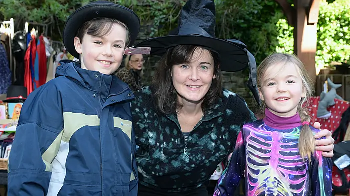 Aine Power from Ring with her children River (left) and Érin getting in the mood for Halloween.    (Photo: Martin Walsh)