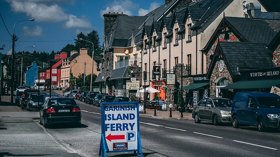 Lives being put in danger as heavy trucks mount kerb in Glengarriff Image