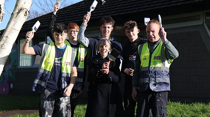 Ruth Brittain (101-years-old) of Carrigaline who benefits from the centre with her team of local volunteers (from left) Shane Doyle, Brian O’Sullivan, Cillian Buckley, Daniel Oughton and Tom McCarthy who lent their time to support the new Carrigaline Family Support Centre’s transformation with the help of the Dulux Let’s Colour Project.