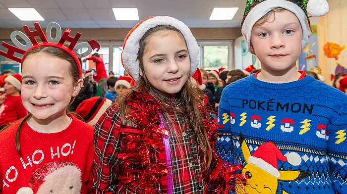 Enniskeane, West Cork, Ireland. 18th Dec, 2025. With just a week until the big day, St. Mary's Central School, Enniskeane held its Christmas concert today. Three classes performed plays, songs and poetry in front of the rest of the school. Bria O'Mahony; Viktoria Brovar and Oisín Rua Leneghan from 1st class. Picture: Andy Gibson.