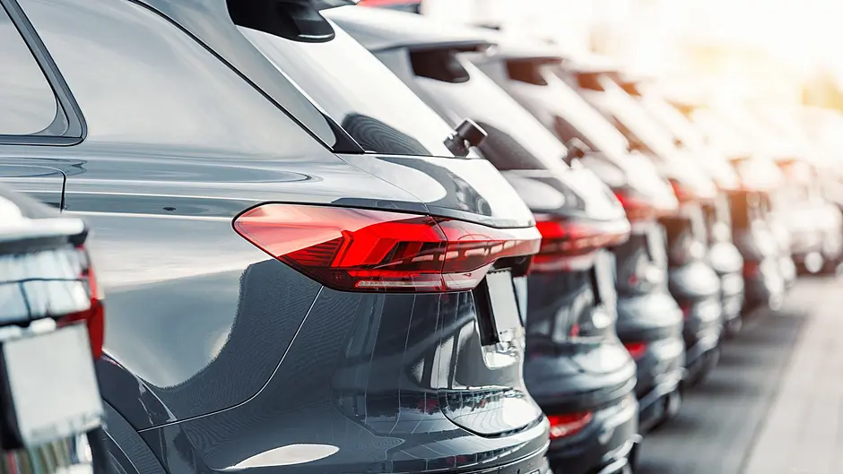 March sees drop in new car registrations Image